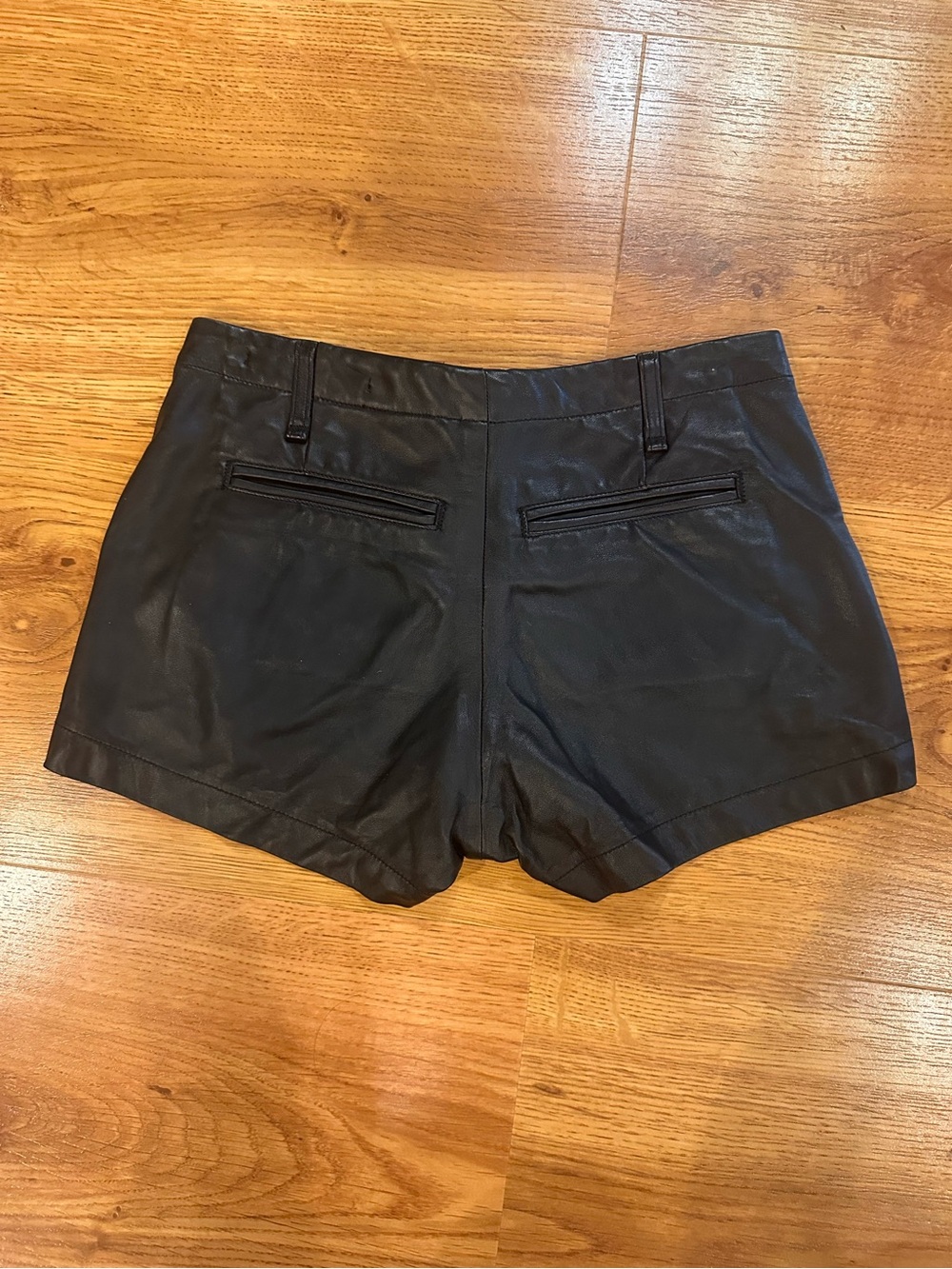 rag & bone Black lamb Leather Women’s Shorts - Picture 2 of 5